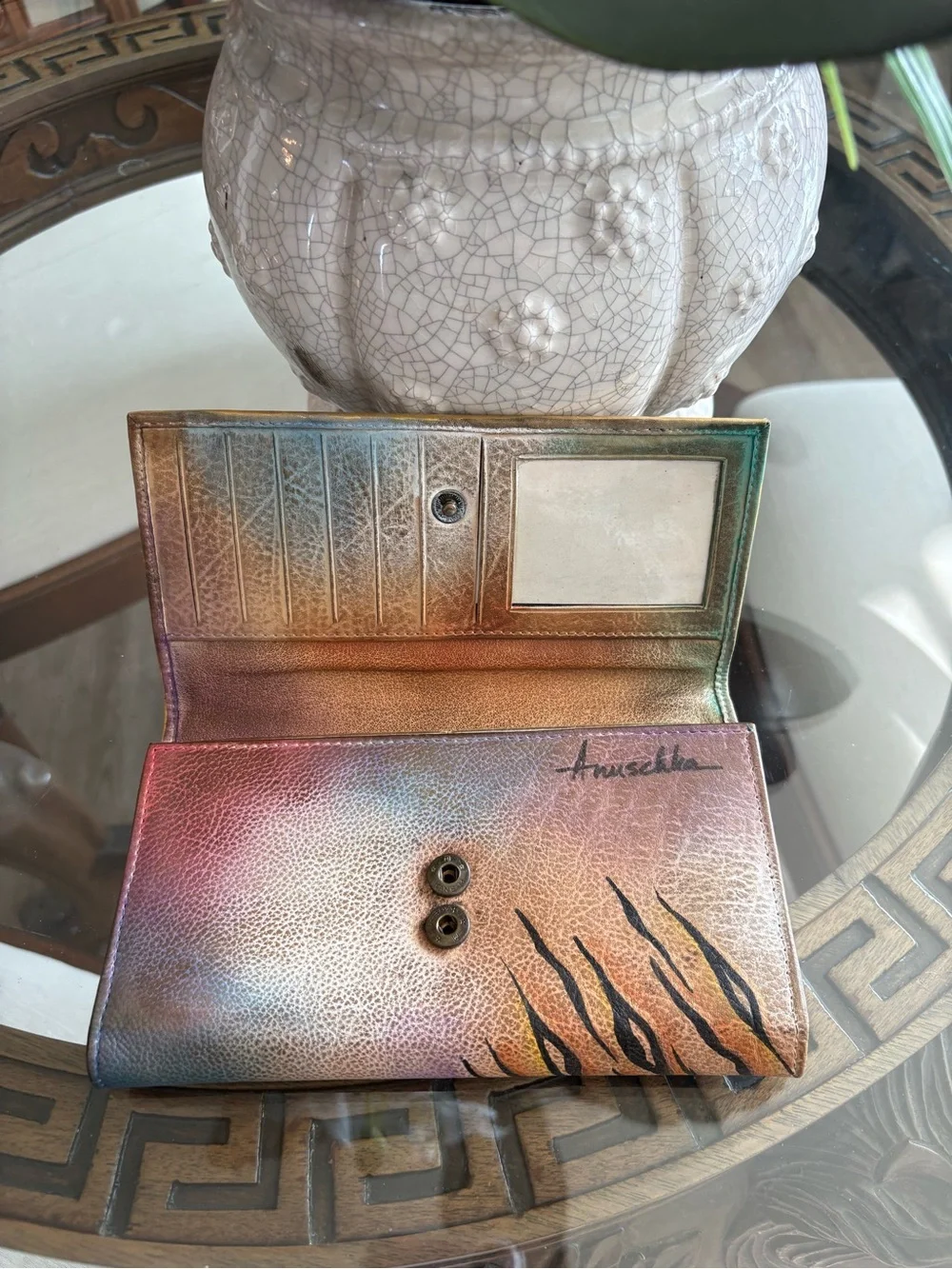 💙💛ANUSCHKA HAND PAINTED”BUTTERFLY PEACOCK COLLAGE LEATHER CLUTCH/WALLET!💙💛 - Picture 4 of 6